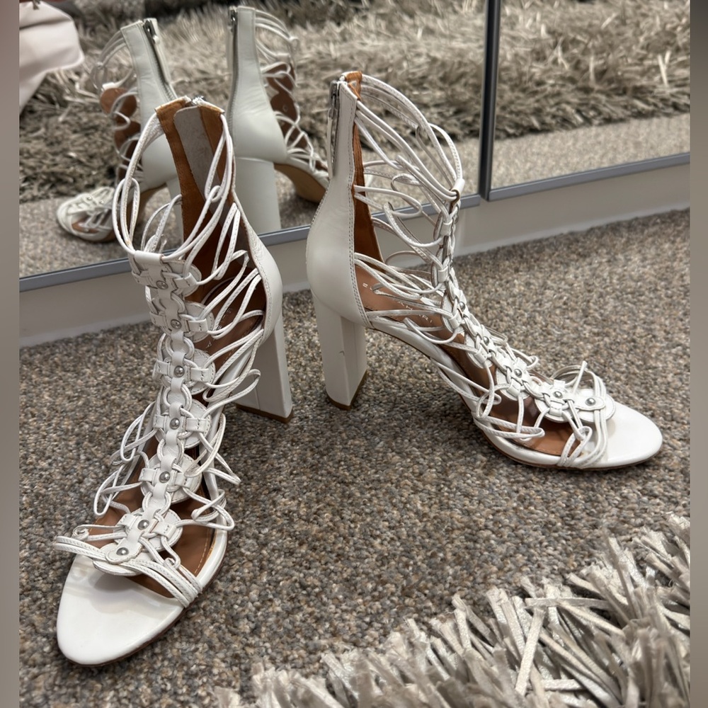 Ellie Tahari Elegant White Women's Gladiator Sandals 7 1/2 - Picture 2 of 10